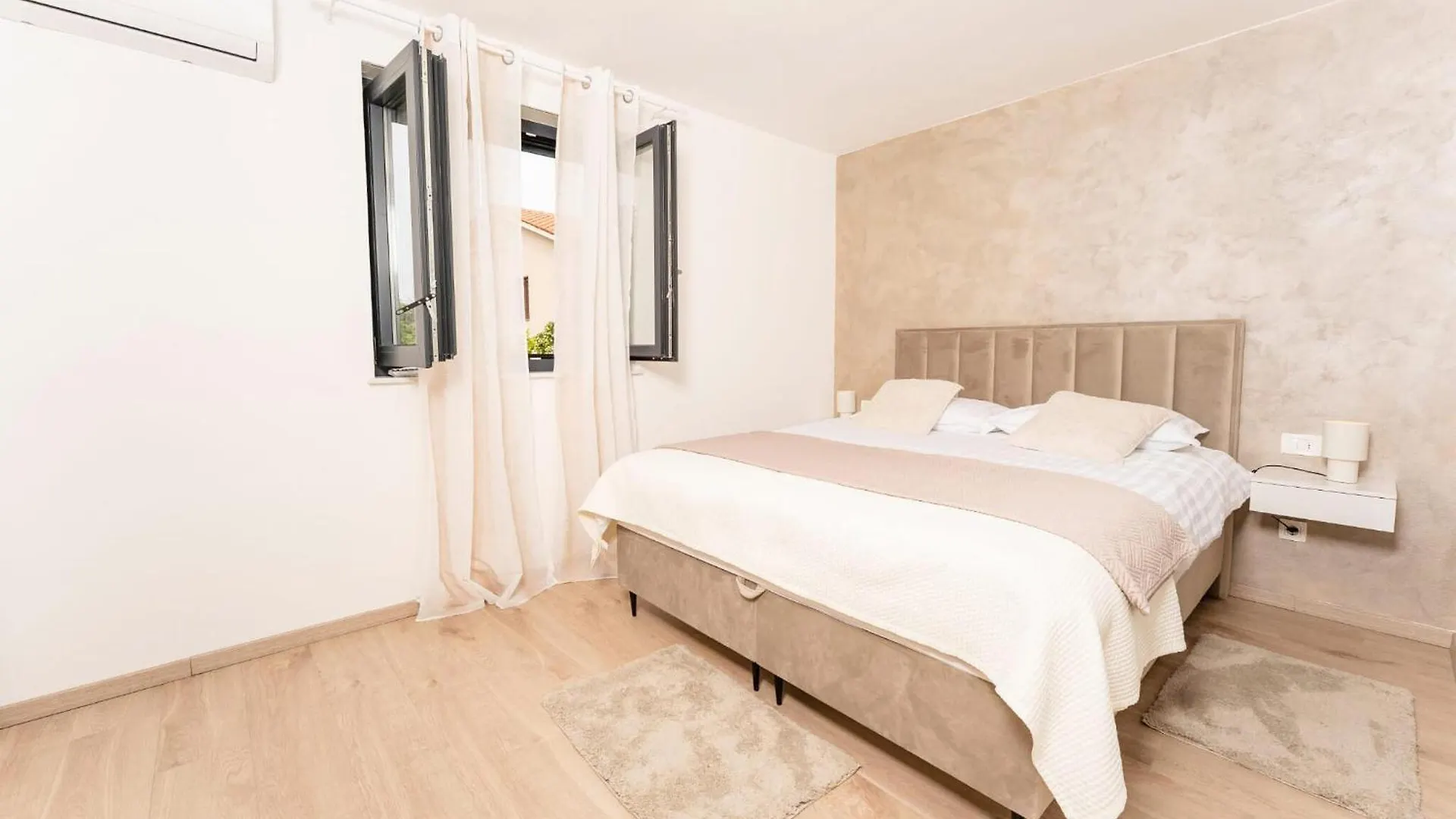 Vakantiehuis Cozy Home In Labin With Private Swimming Pool, Can Be Inside Or Outside